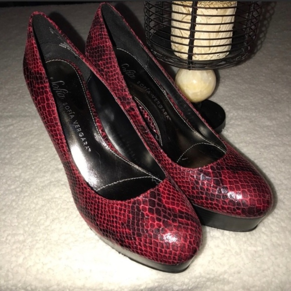Sofia Vergara Isabel Faux Snakeskin Heels SZ 8 ed1